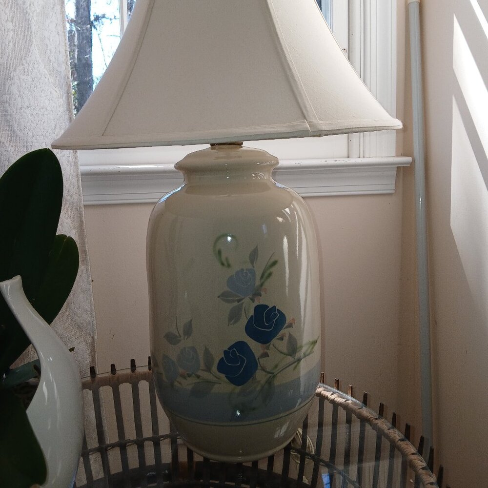 Vtd large ceramic lamp / blue ros / country/farmhouse/cottage/shabby chic